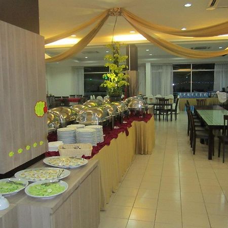 World Youth Hotel Ayer Keroh Kültér fotó