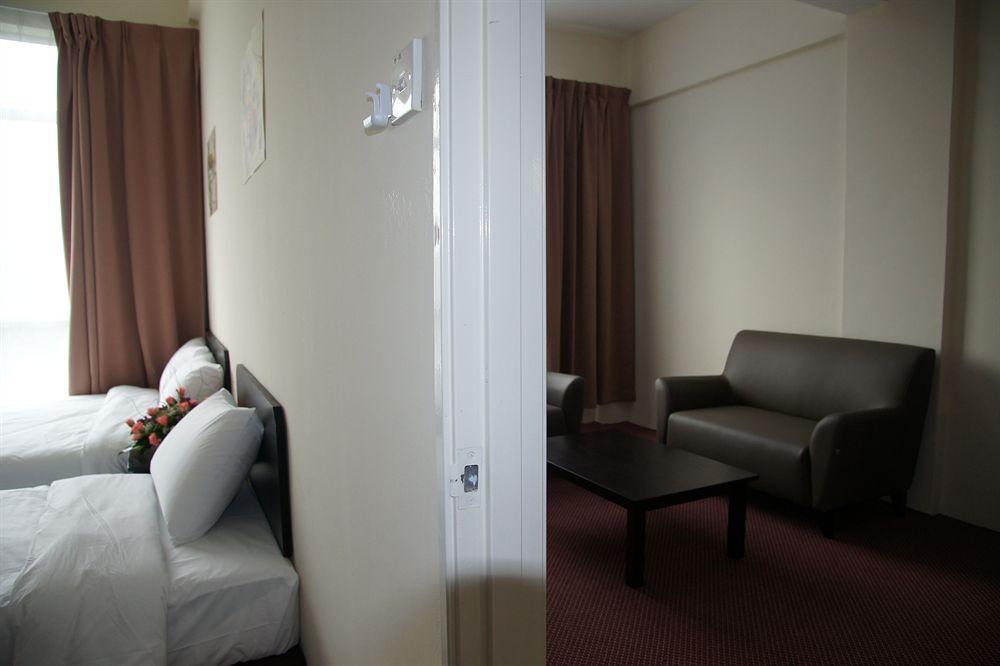 World Youth Hotel Ayer Keroh Kültér fotó