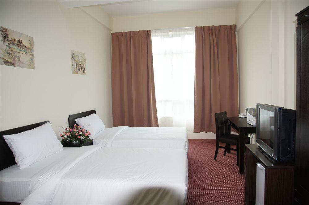 World Youth Hotel Ayer Keroh Kültér fotó