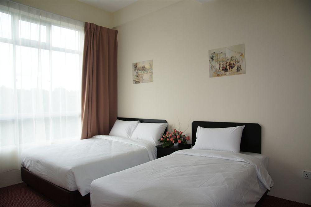 World Youth Hotel Ayer Keroh Kültér fotó