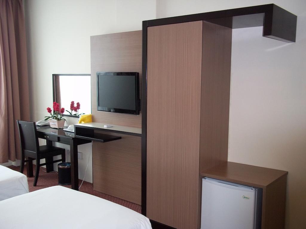 World Youth Hotel Ayer Keroh Szoba fotó