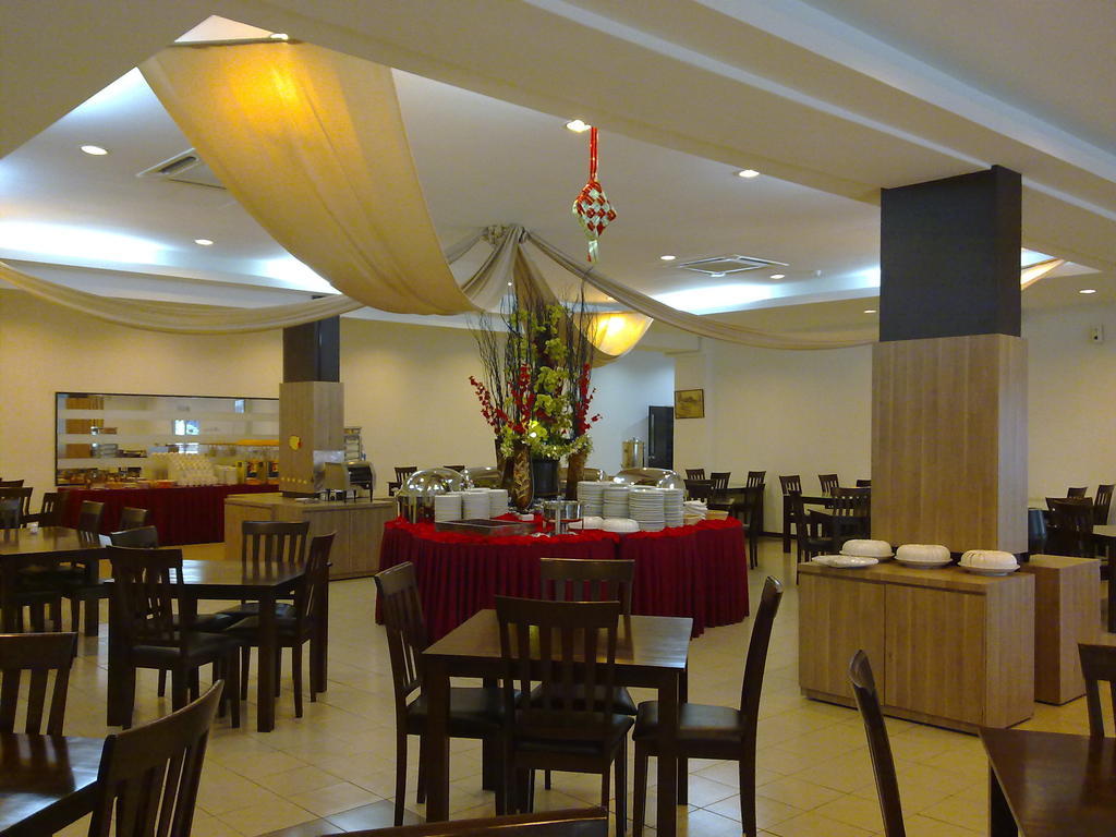 World Youth Hotel Ayer Keroh Kültér fotó
