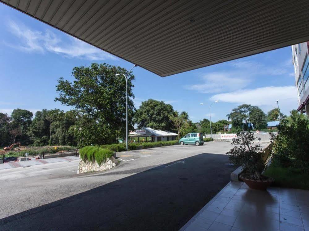 World Youth Hotel Ayer Keroh Kültér fotó