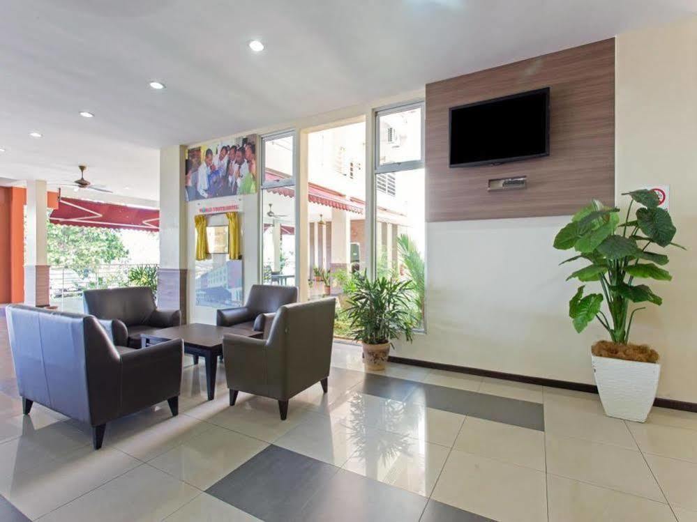 World Youth Hotel Ayer Keroh Kültér fotó