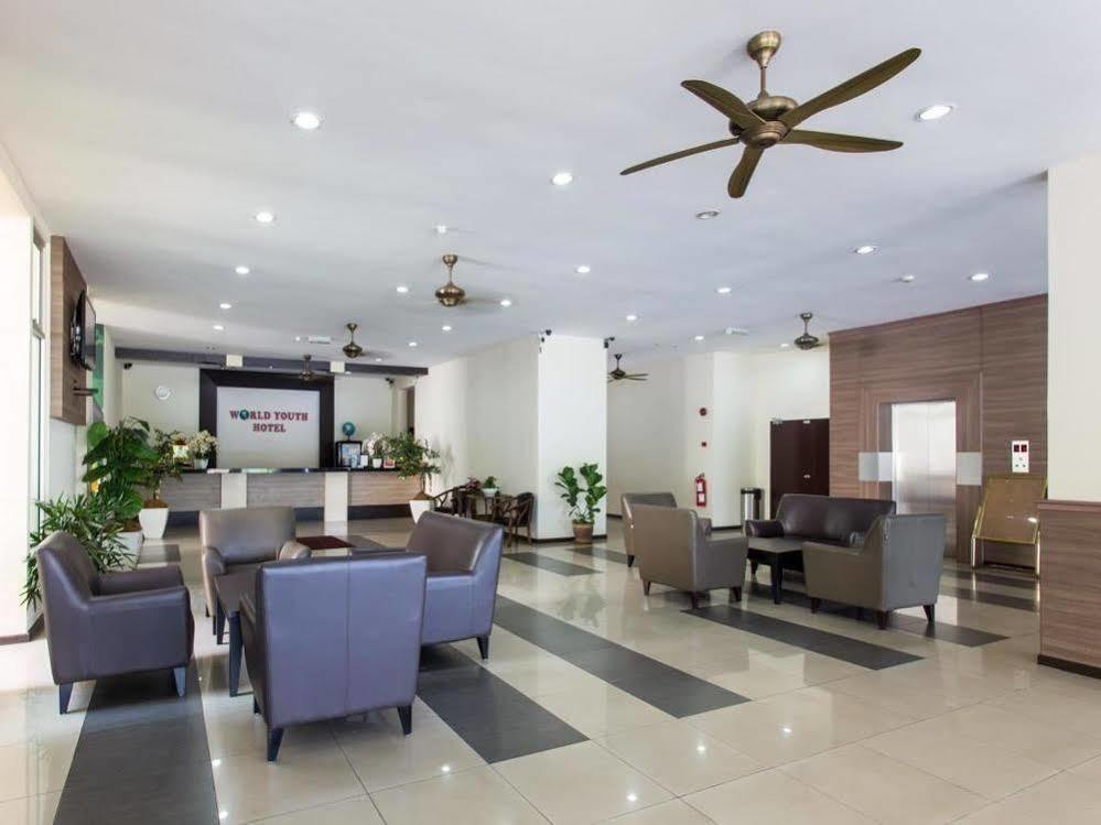 World Youth Hotel Ayer Keroh Kültér fotó