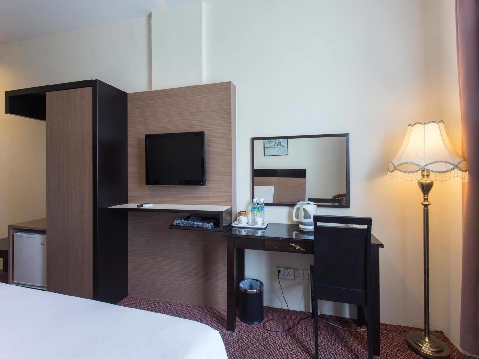 World Youth Hotel Ayer Keroh Kültér fotó