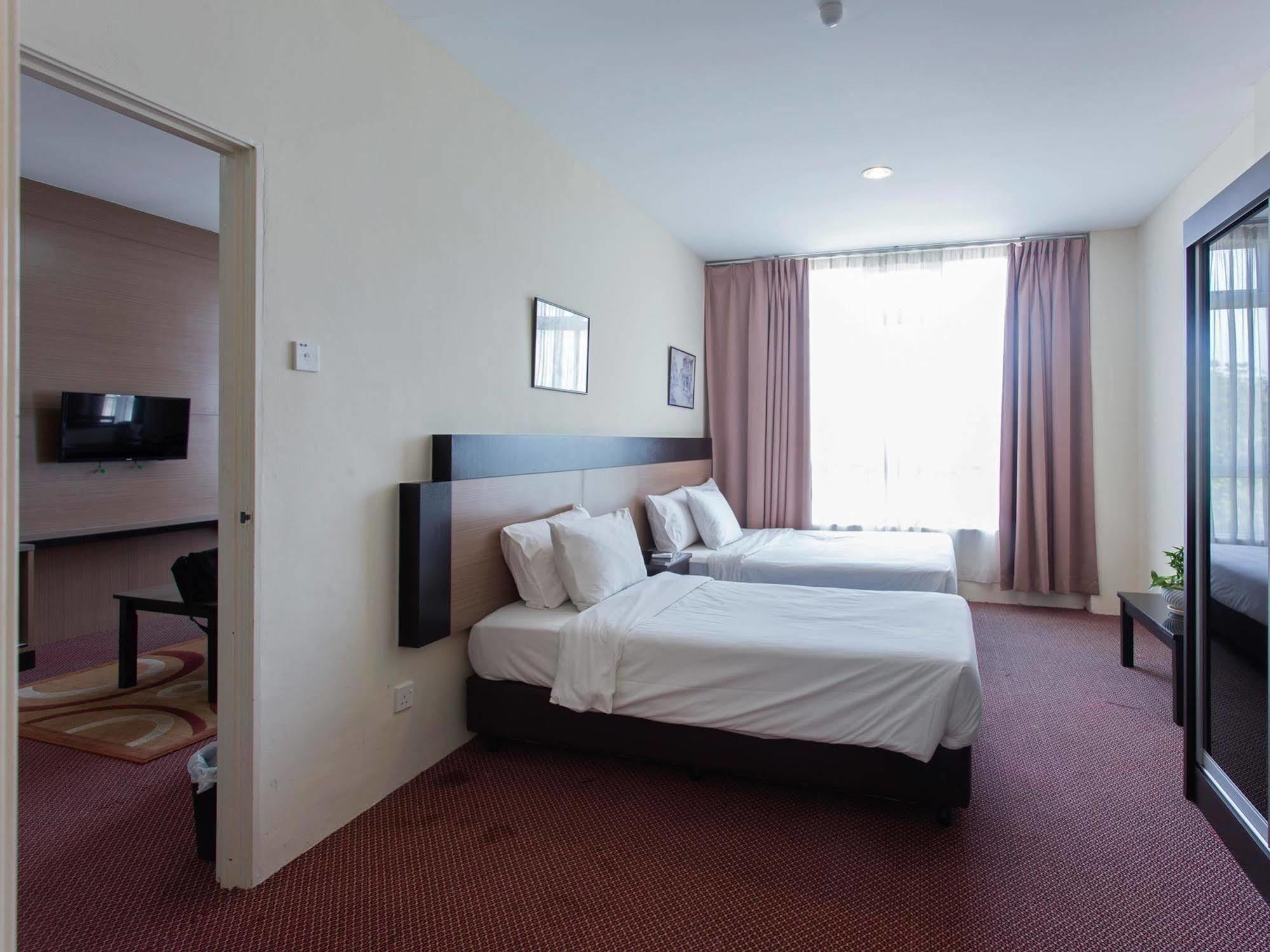 World Youth Hotel Ayer Keroh Kültér fotó