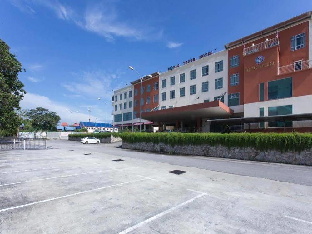 World Youth Hotel Ayer Keroh Kültér fotó