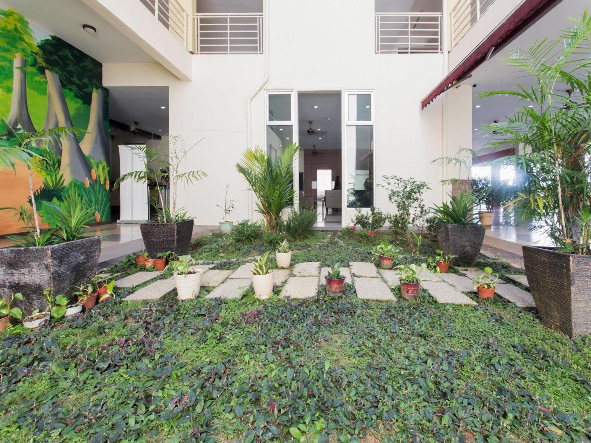 World Youth Hotel Ayer Keroh Kültér fotó