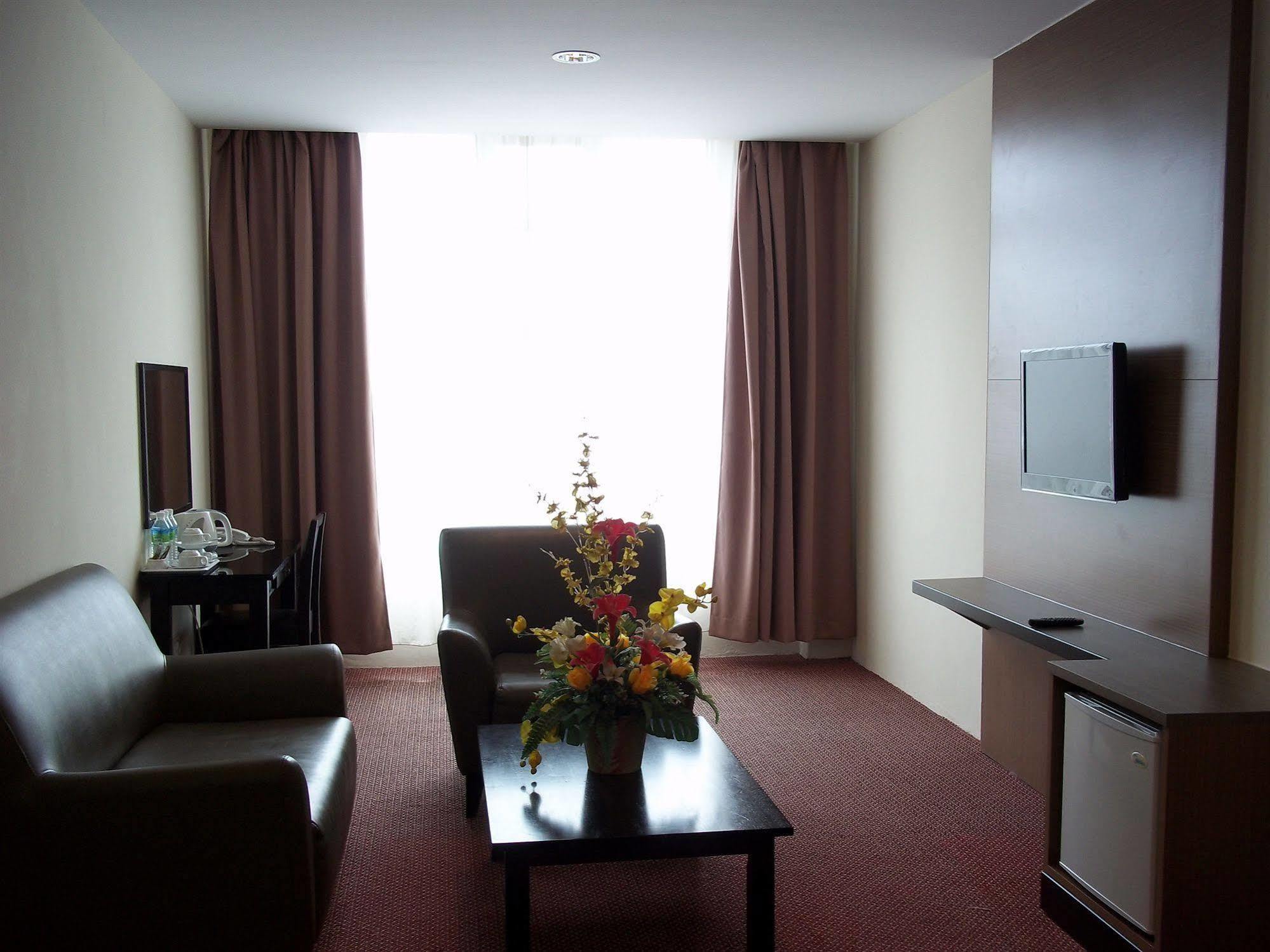 World Youth Hotel Ayer Keroh Kültér fotó