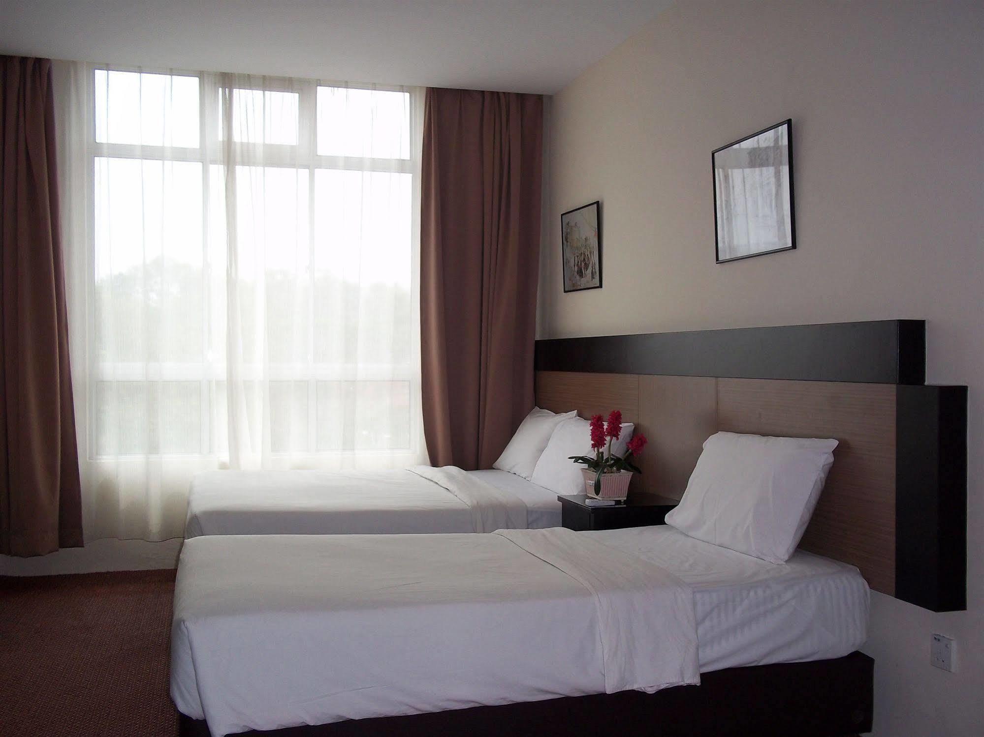 World Youth Hotel Ayer Keroh Kültér fotó