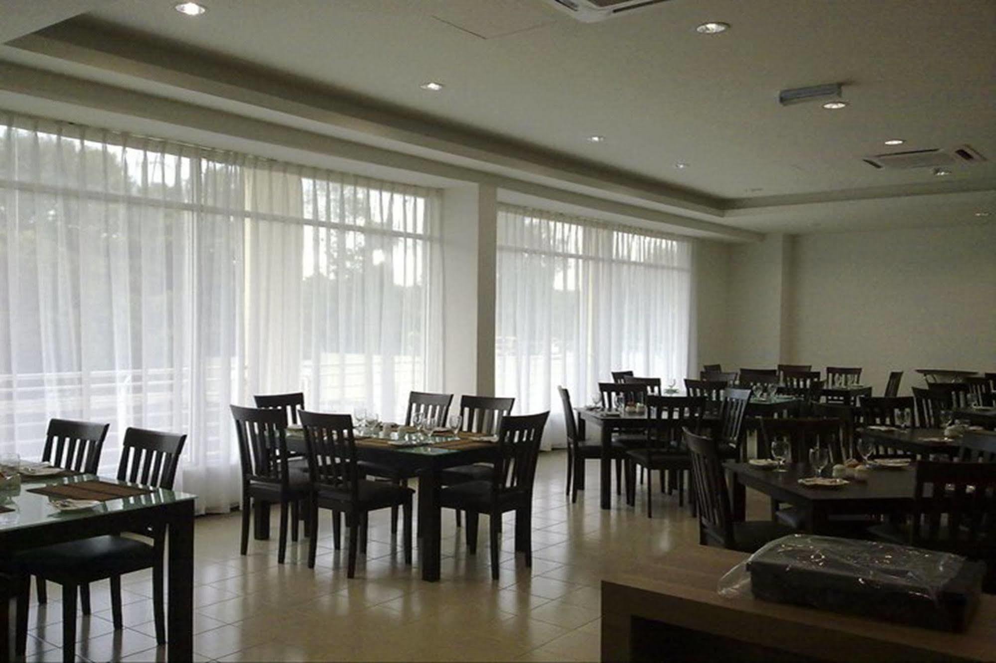 World Youth Hotel Ayer Keroh Kültér fotó